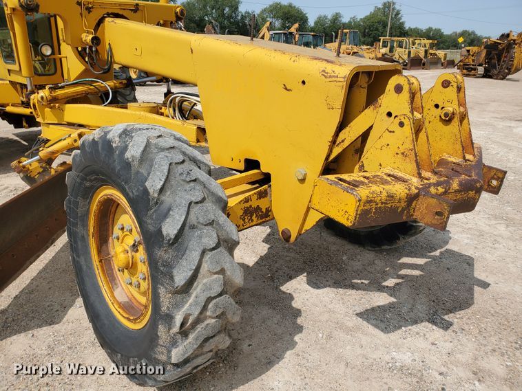 image for item DF5754 John Deere 570  motor grader