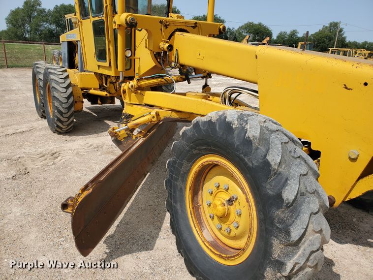 image for item DF5754 John Deere 570  motor grader