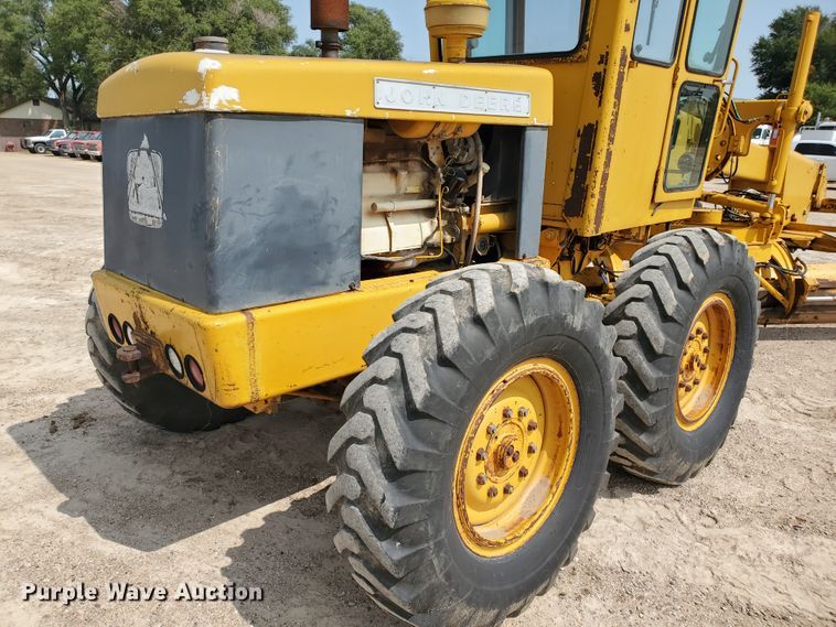 image for item DF5754 John Deere 570  motor grader