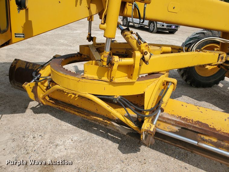 image for item DF5754 John Deere 570  motor grader