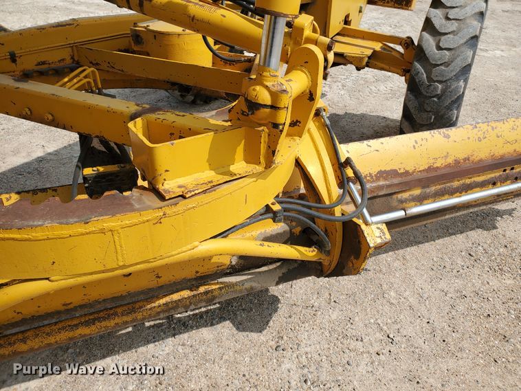 image for item DF5754 John Deere 570  motor grader