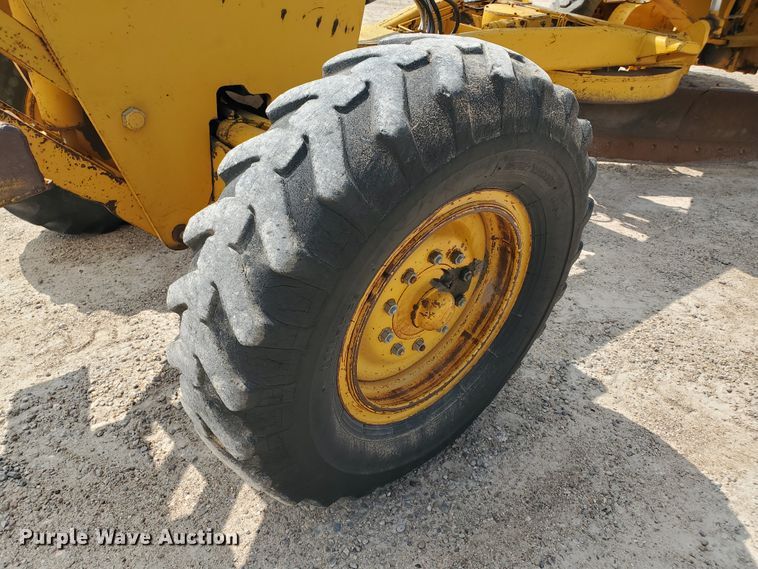 image for item DF5754 John Deere 570  motor grader