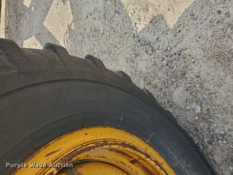 image for item DF5754 John Deere 570  motor grader