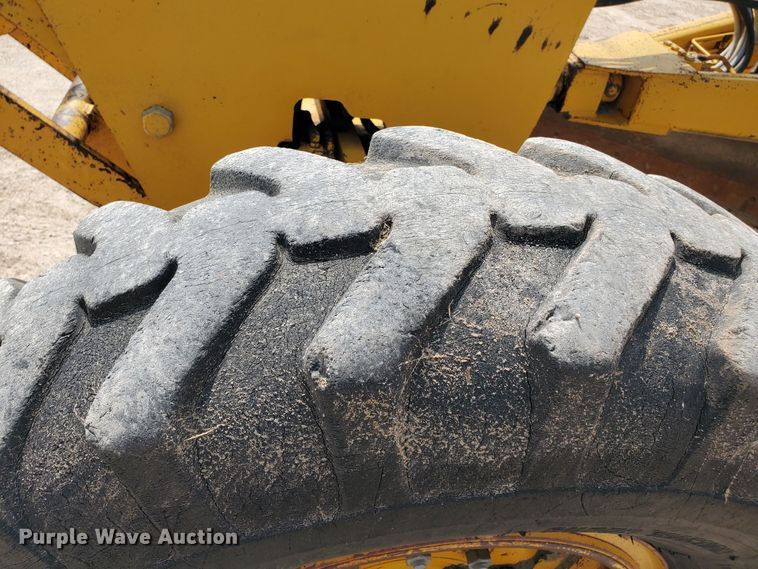 image for item DF5754 John Deere 570  motor grader