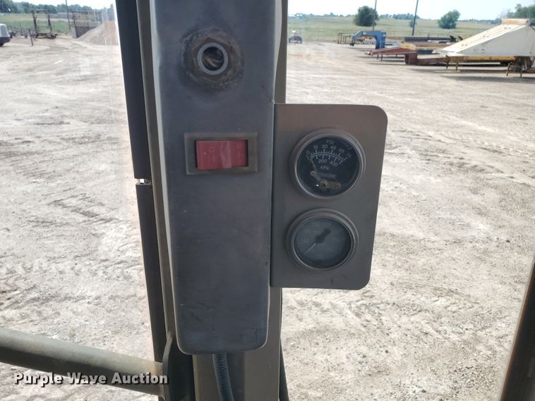 image for item DF5755 1984 Champion 715A  motor grader