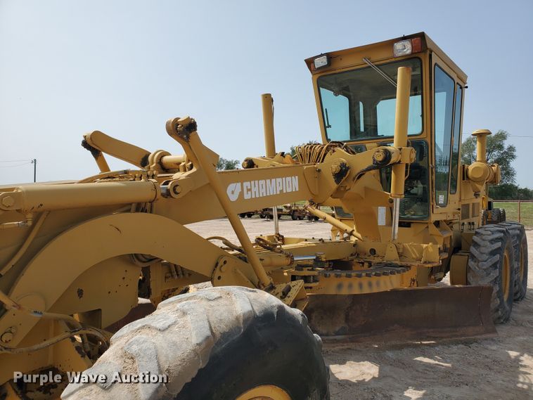 image for item DF5755 1984 Champion 715A  motor grader