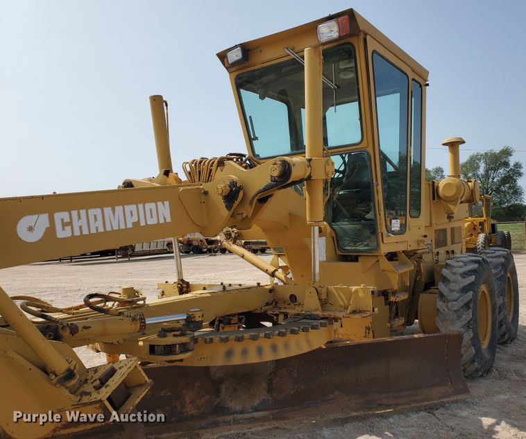 image for item DF5755 1984 Champion 715A  motor grader