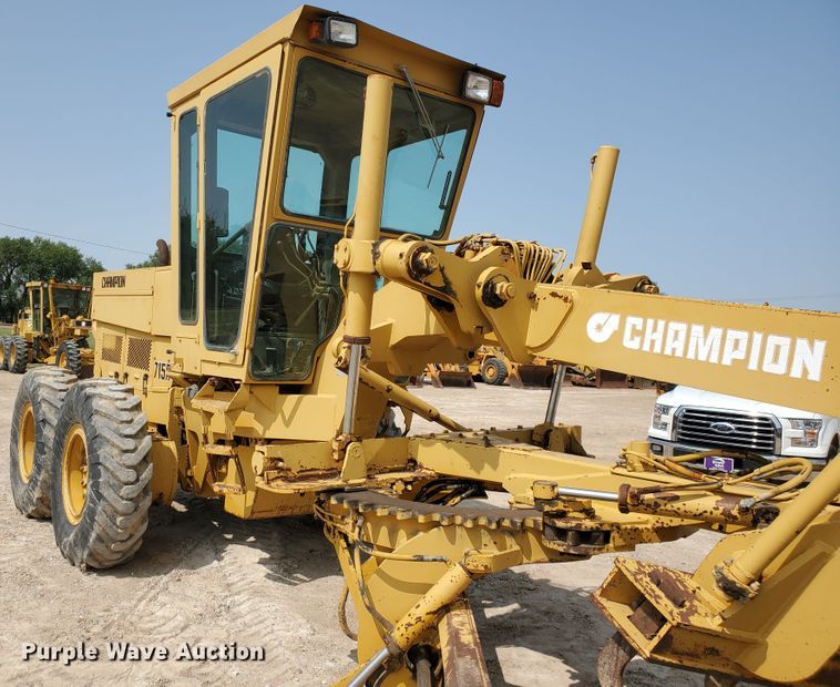 image for item DF5755 1984 Champion 715A  motor grader