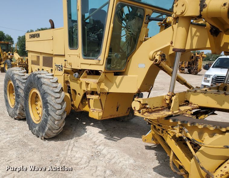 image for item DF5755 1984 Champion 715A  motor grader