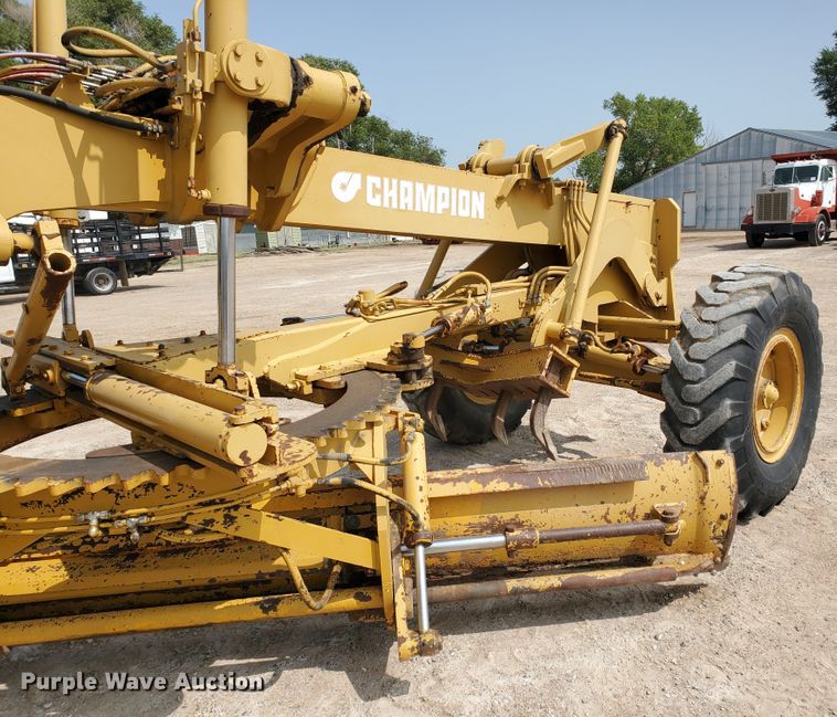 image for item DF5755 1984 Champion 715A  motor grader