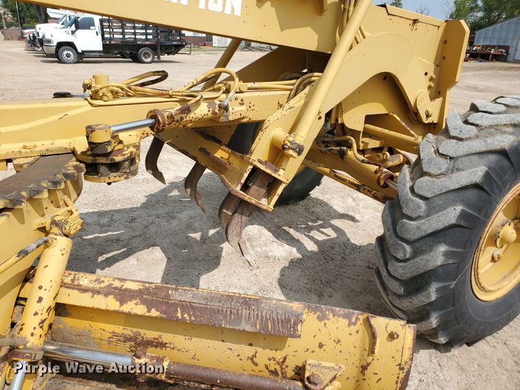 image for item DF5755 1984 Champion 715A  motor grader