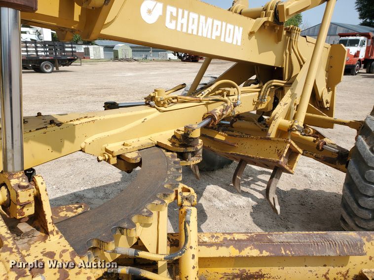 image for item DF5755 1984 Champion 715A  motor grader
