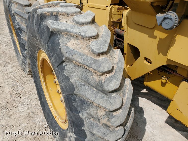 image for item DF5755 1984 Champion 715A  motor grader