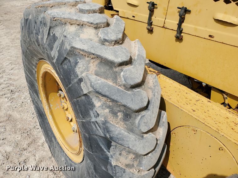 image for item DF5755 1984 Champion 715A  motor grader