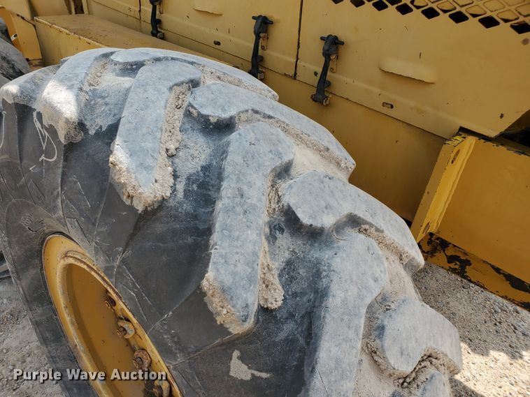 image for item DF5755 1984 Champion 715A  motor grader