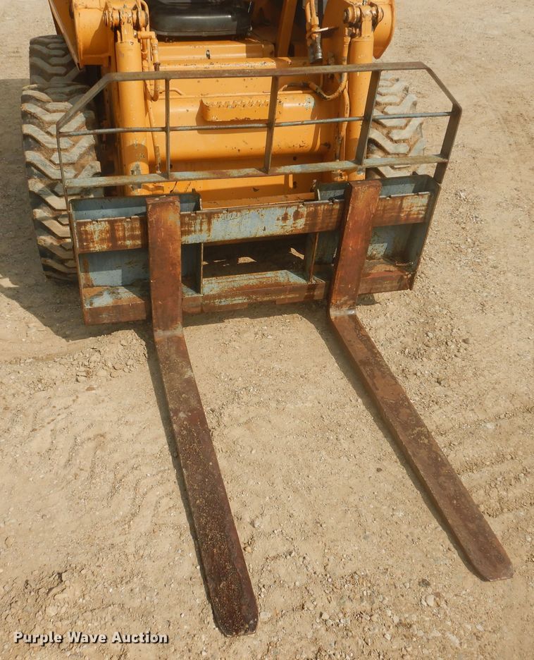 image for item DJ1075 1995 Case 1840  skid steer loader