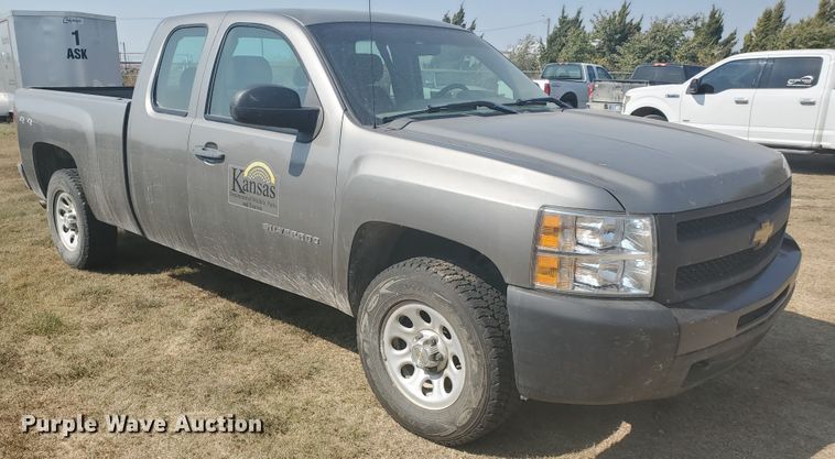 image for item DF5796 2012 Chevrolet Silverado 1500  Ext. Cab pickup truck