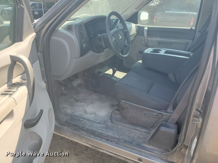 image for item DF5796 2012 Chevrolet Silverado 1500  Ext. Cab pickup truck