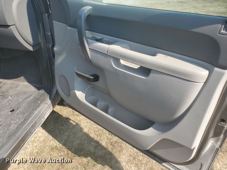 image for item DF5796 2012 Chevrolet Silverado 1500  Ext. Cab pickup truck