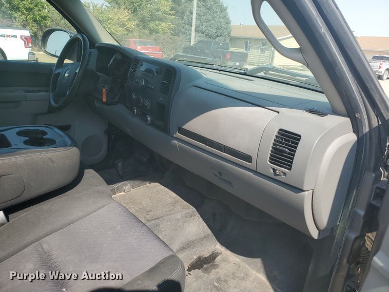 image for item DF5796 2012 Chevrolet Silverado 1500  Ext. Cab pickup truck