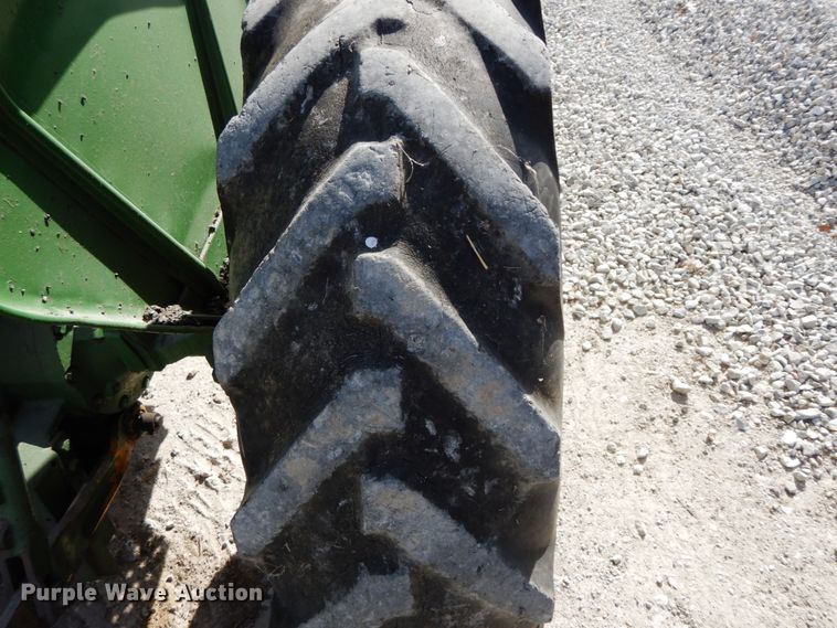 image for item DG6959 John Deere 1520  tractor