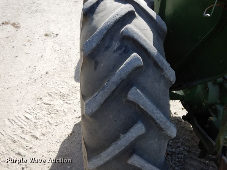 image for item DG6959 John Deere 1520  tractor