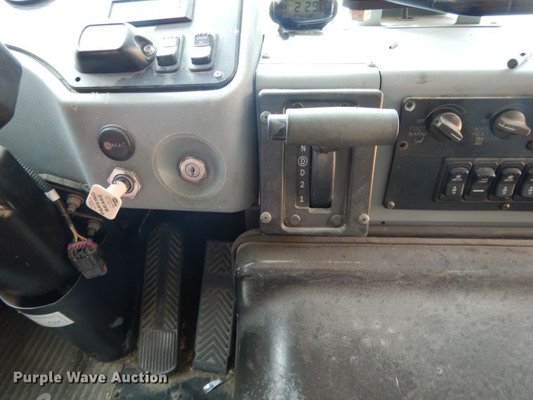 image for item DH0028 2005 Blue Bird  school bus