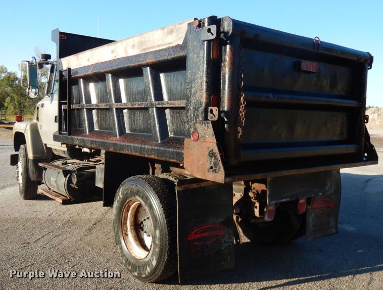 image for item DH5179 1994 Ford L8000  dump truck