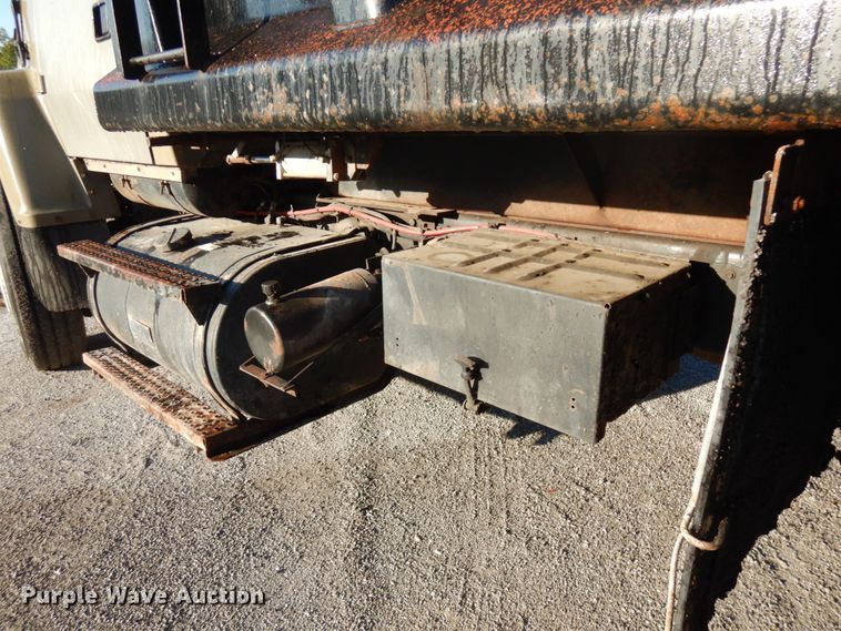 image for item DH5179 1994 Ford L8000  dump truck