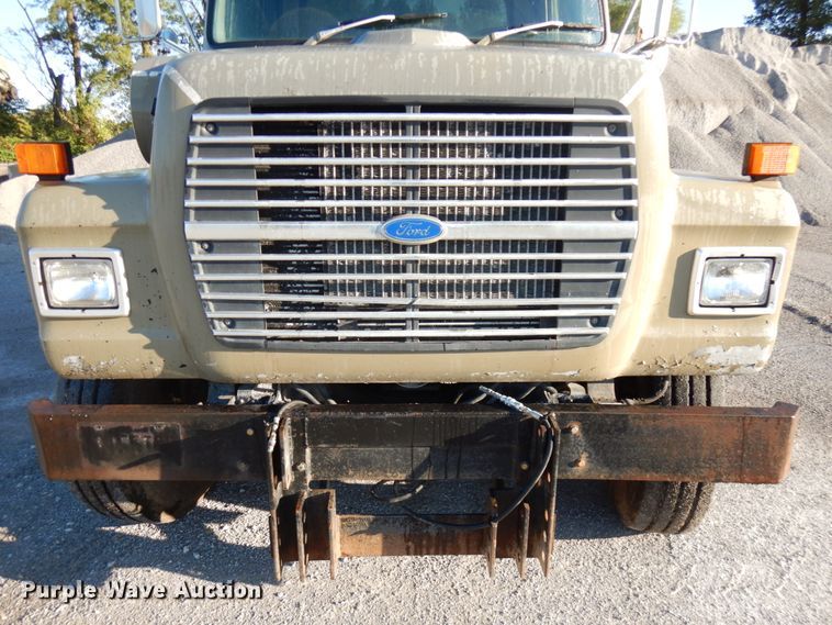 image for item DH5179 1994 Ford L8000  dump truck