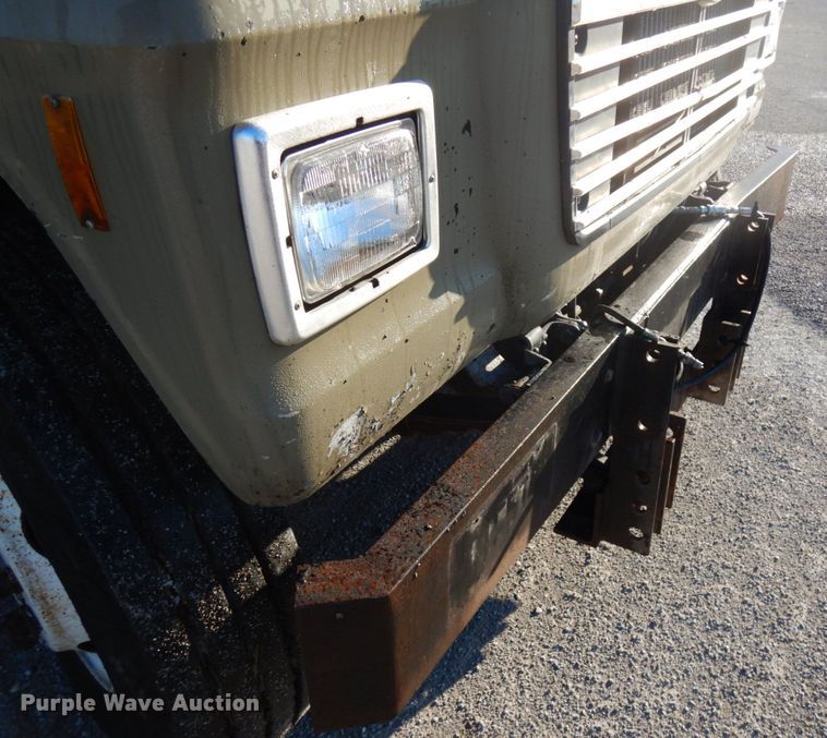 image for item DH5179 1994 Ford L8000  dump truck