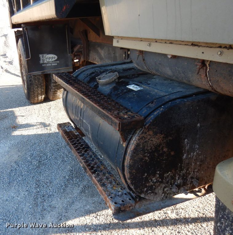 image for item DH5179 1994 Ford L8000  dump truck