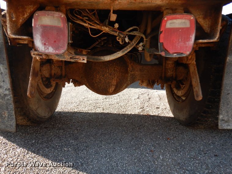 image for item DH5179 1994 Ford L8000  dump truck