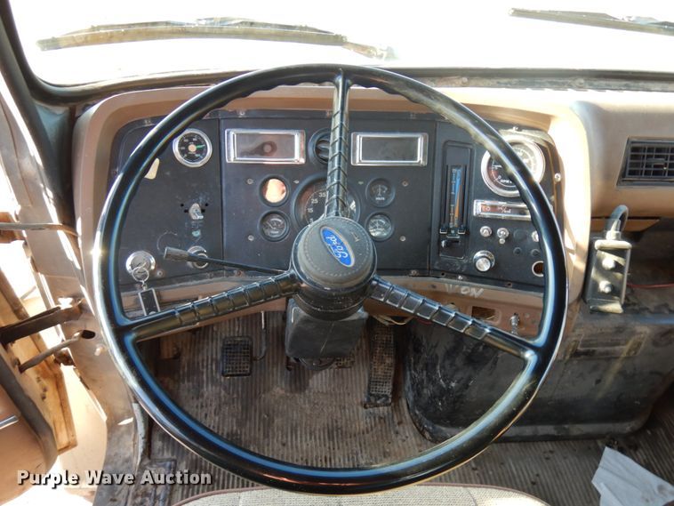 image for item DH5179 1994 Ford L8000  dump truck