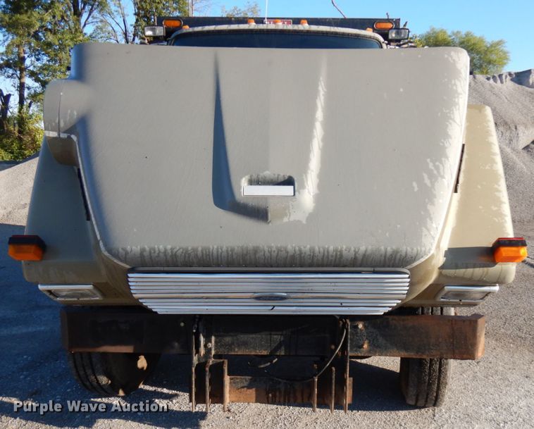 image for item DH5179 1994 Ford L8000  dump truck