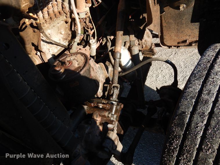 image for item DH5179 1994 Ford L8000  dump truck