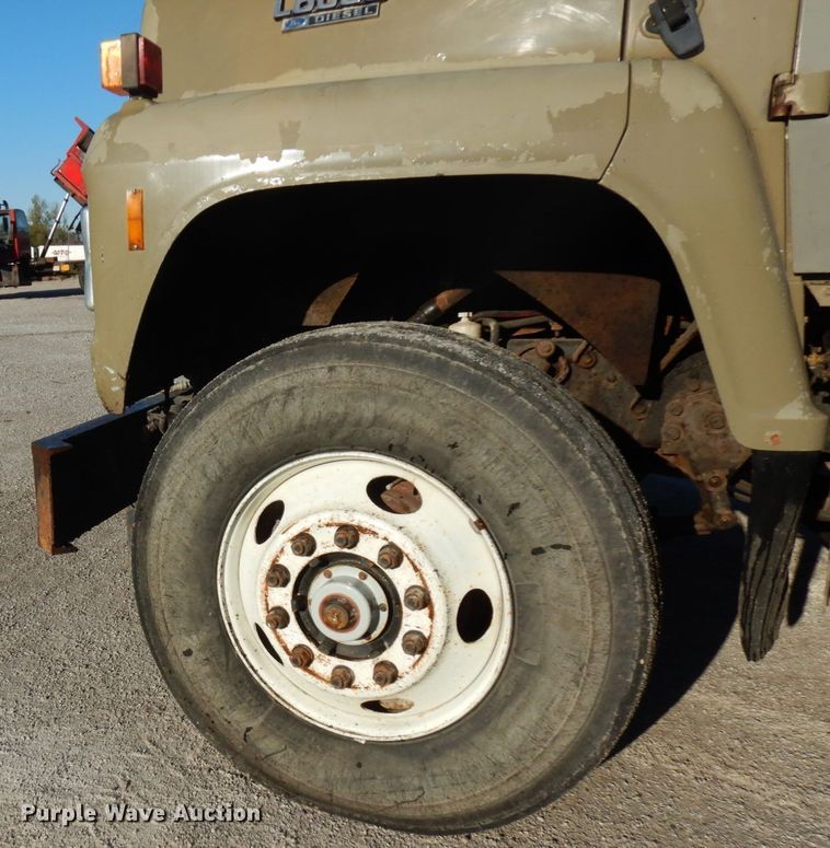 image for item DH5179 1994 Ford L8000  dump truck