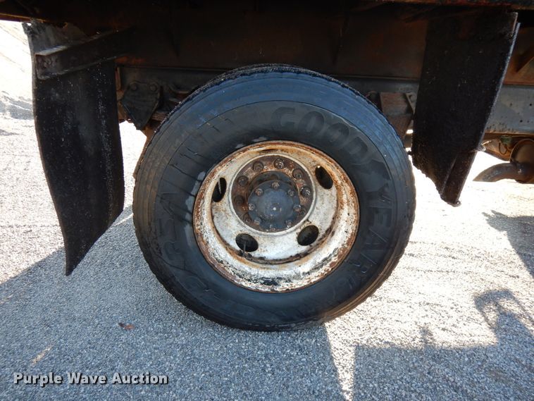 image for item DH5179 1994 Ford L8000  dump truck