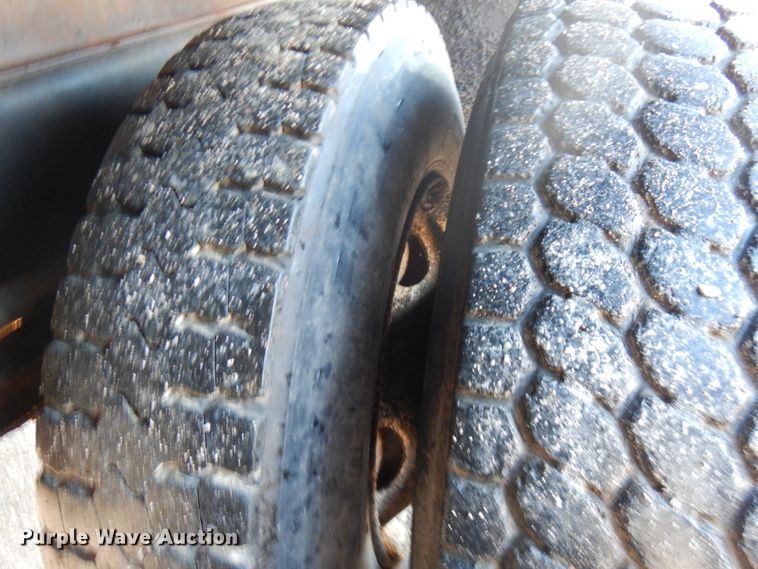 image for item DH5179 1994 Ford L8000  dump truck