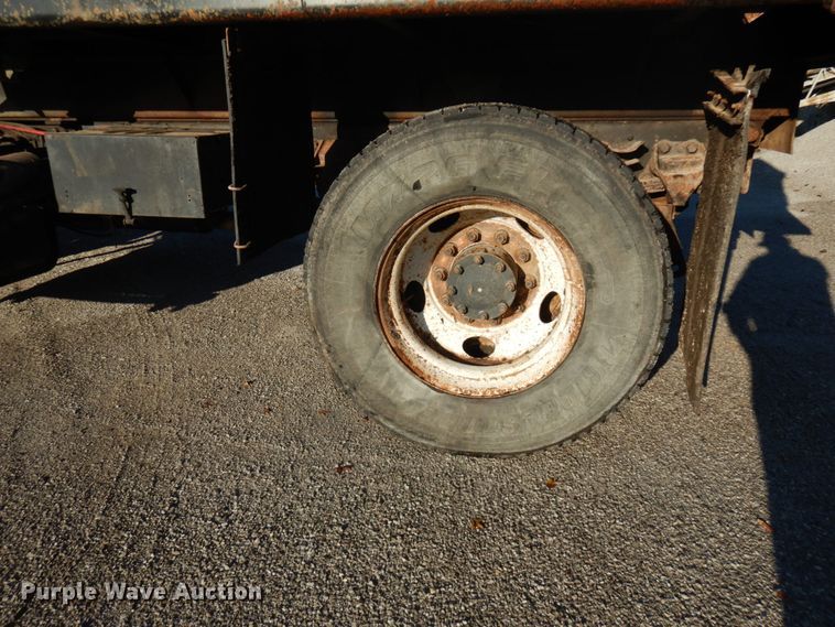 image for item DH5179 1994 Ford L8000  dump truck