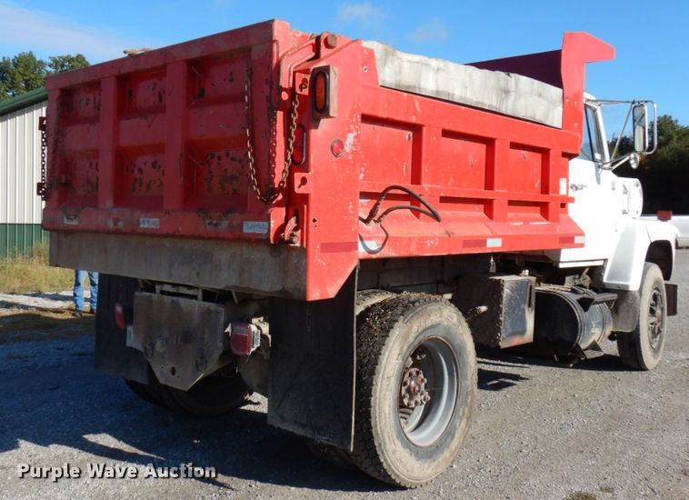 image for item DH5182 1987 Ford L8000  dump truck