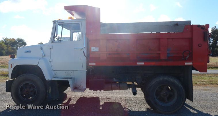 image for item DH5182 1987 Ford L8000  dump truck