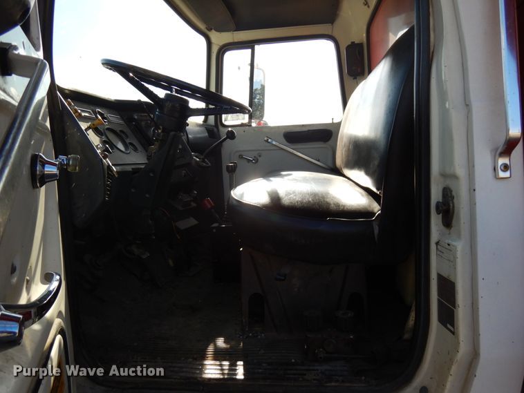 image for item DH5182 1987 Ford L8000  dump truck