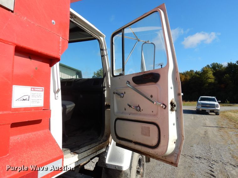 image for item DH5182 1987 Ford L8000  dump truck