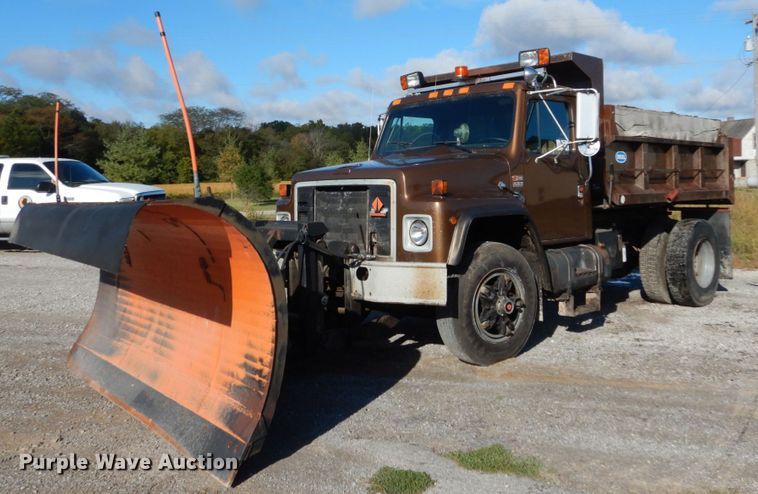 image for item DH5183 1989 International 1954  dump truck
