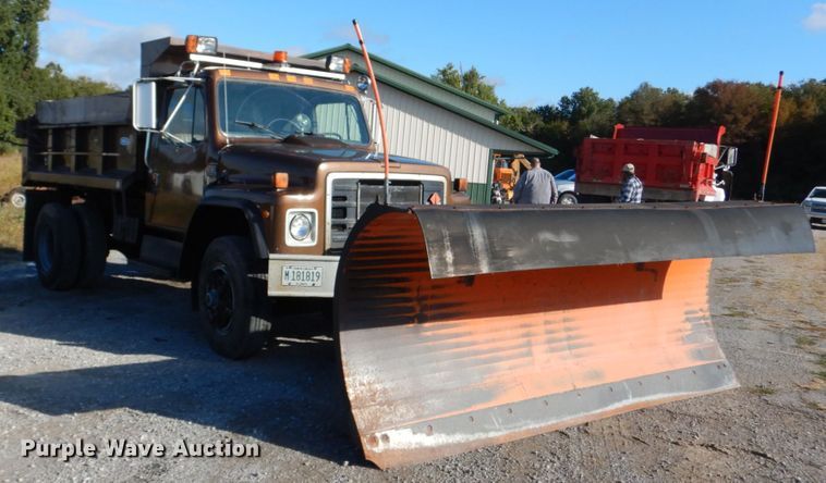 image for item DH5183 1989 International 1954  dump truck