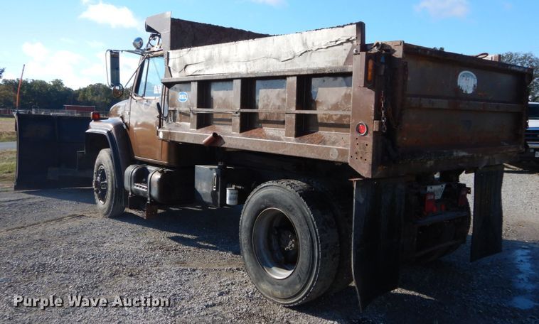 image for item DH5183 1989 International 1954  dump truck