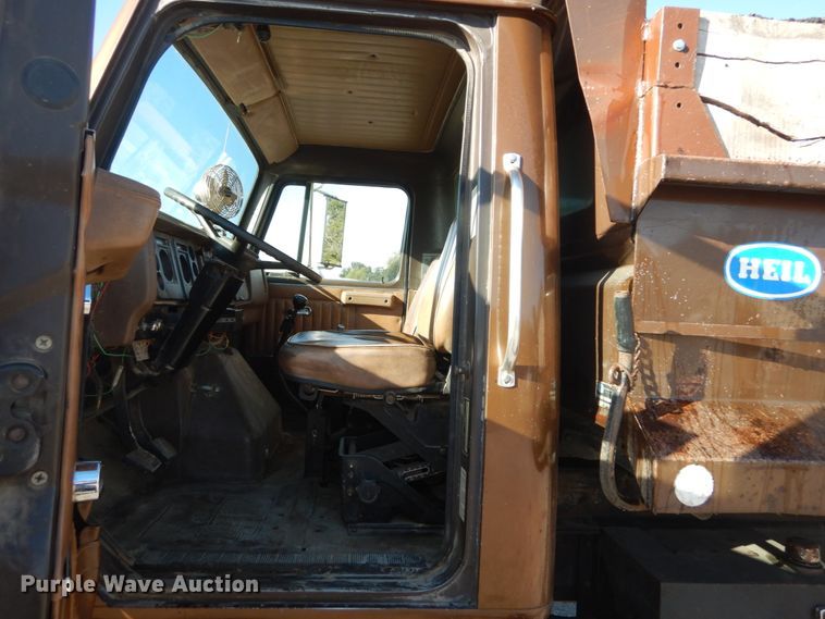 image for item DH5183 1989 International 1954  dump truck
