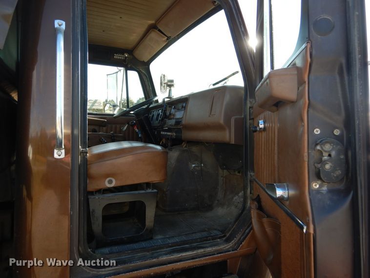 image for item DH5183 1989 International 1954  dump truck