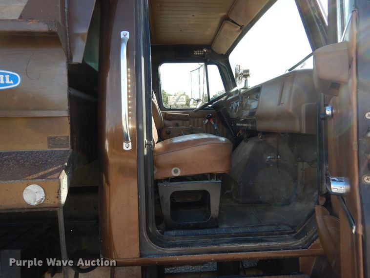 image for item DH5183 1989 International 1954  dump truck
